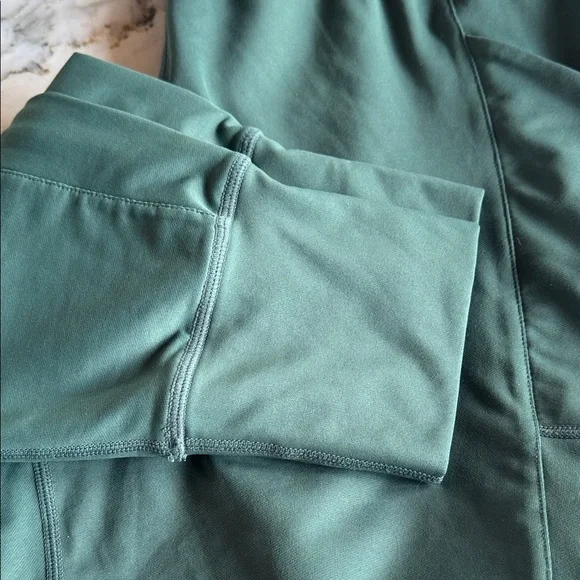 Fabletics Forest Green Pull-up Joggers w/ Side Pockets Women’s Medium - Picture 8 of 10